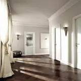 Ce alegi: uși de interior cu geam sau fără?
